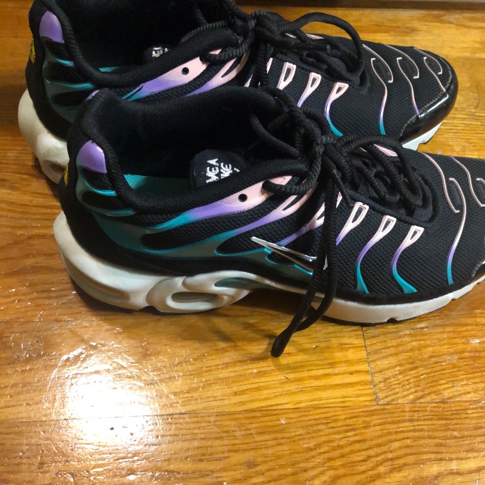 Nike air max plus Grade school boys